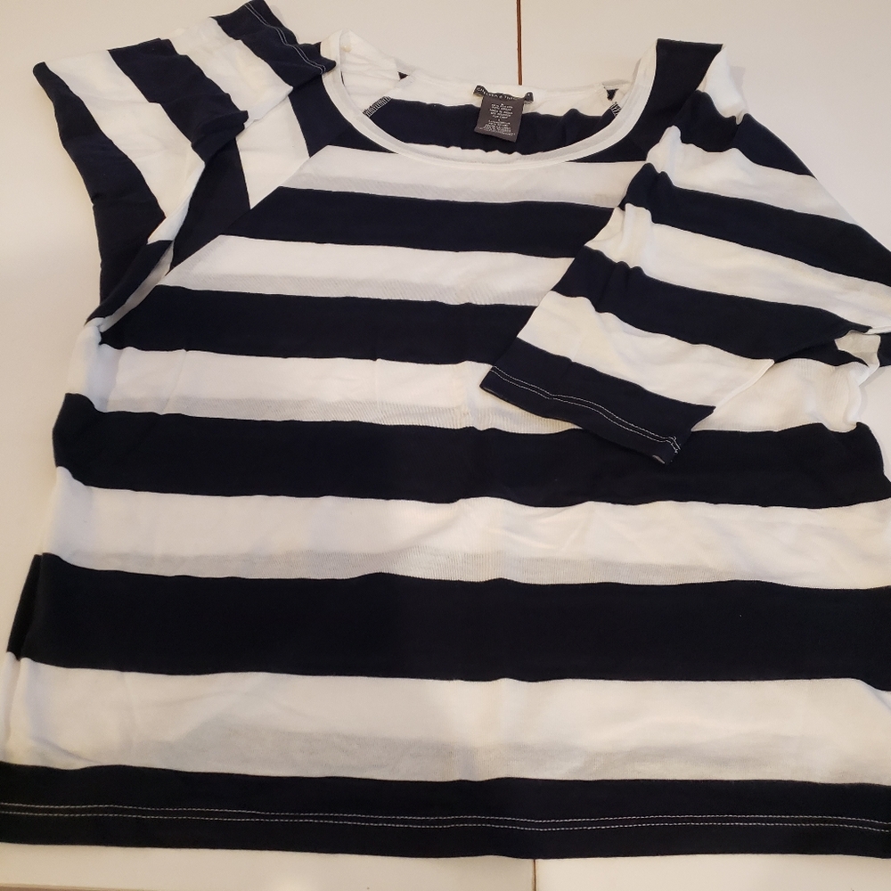 Chelsea & Theodore Women's Navy and White Striped Long Sleeve Tee